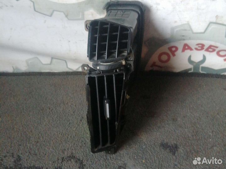 Дефлектор центральный правый Kia Ceed Ed, 2007