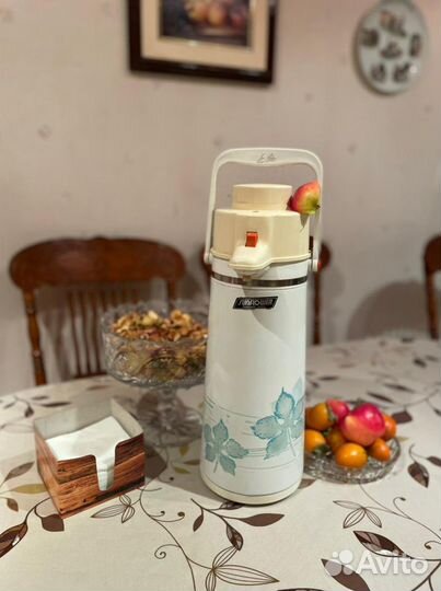 Термос с помпой