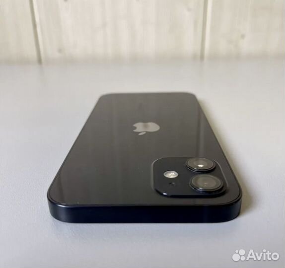 iPhone 12, 64 ГБ