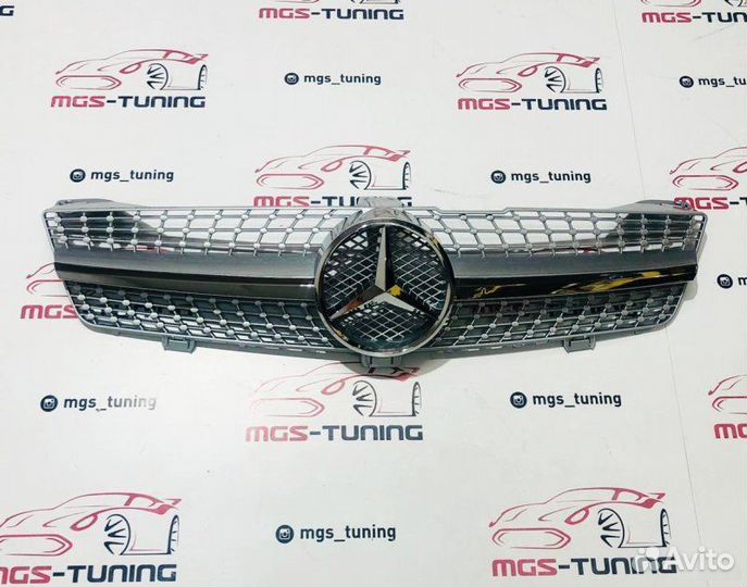 Решетка радиатора CLS W219 Diamond Silver 08-10