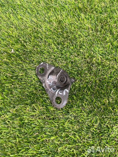 Кронштейн (крепление) Ford Explorer 6 2020