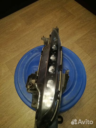 Ходовой огонь Genesis G80 левый