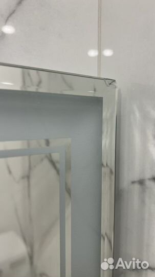 Зеркало с подсветкой для ванной