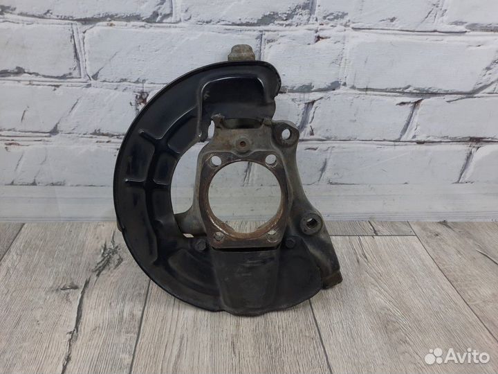 Кулак поворотный передний правый C70 С70 Ц70 C 70