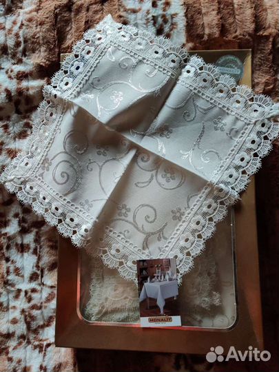 Скатерть 160220 + 6 салфеток. Новая