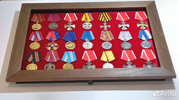 Рамка витрина тёмный дуб на стену для медалей