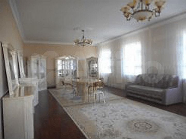 Коттедж 627 м² на участке 10 сот.