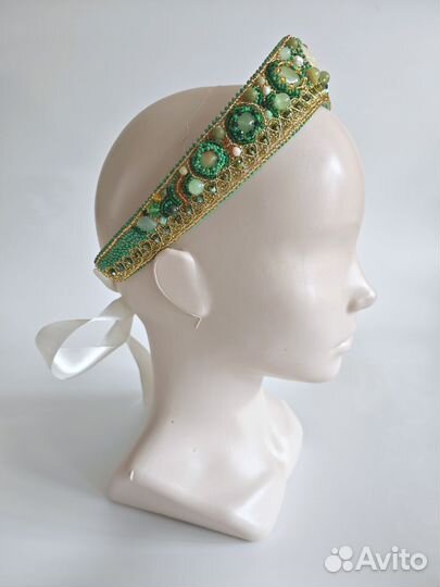 Кокошник женский из бисера и камней