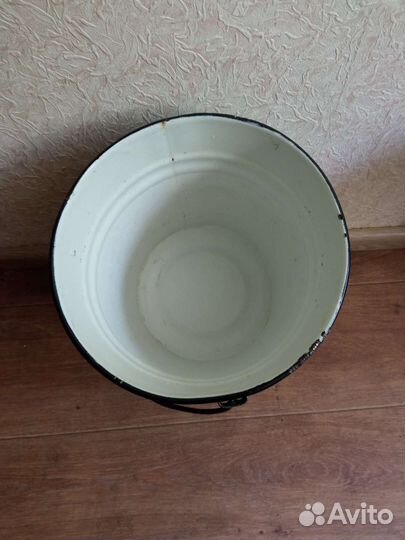 Эмалированное ведро