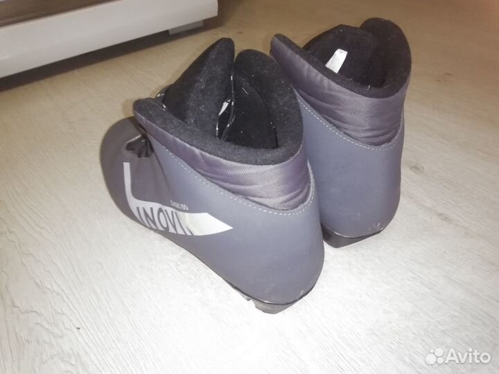 Продам лыжные ботинки