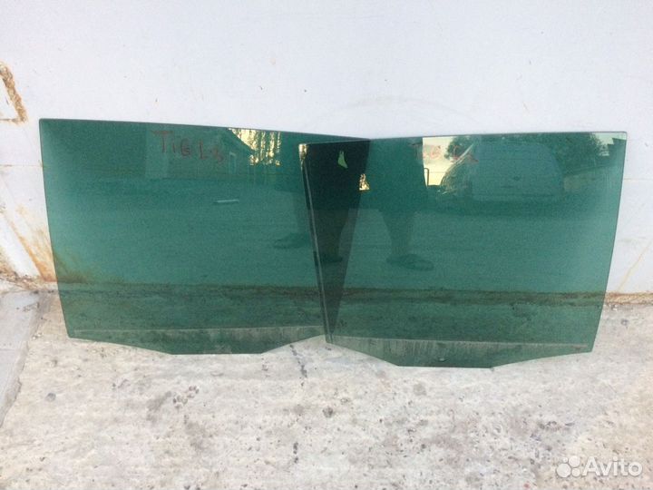 Стекло заднее левое правое Тигуан 2013 год