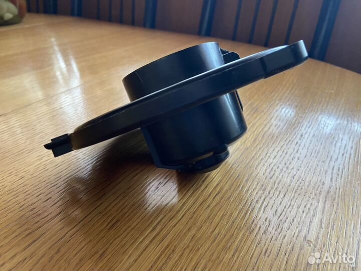 Крышка мотора отопителя печкиToyota celica 230-231