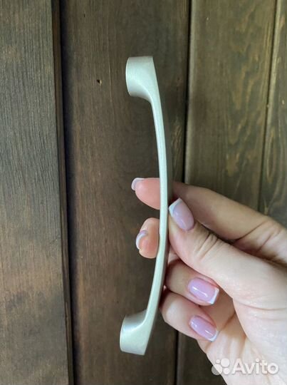 Ручки мебельные металлические