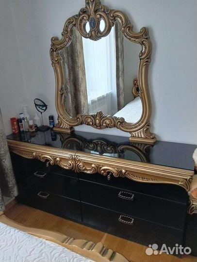 Спальный гарнитур