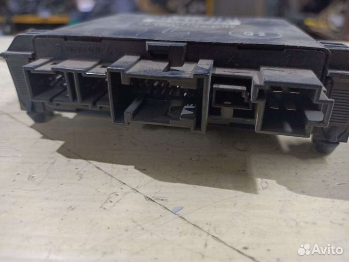 Блок управления двери левый Mercedes Benz