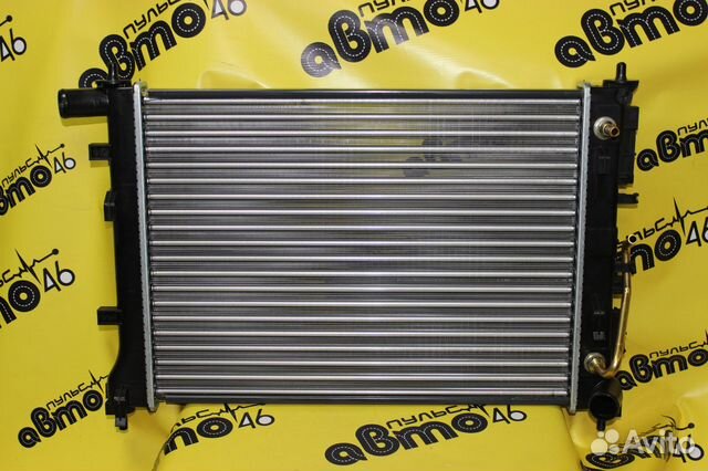 Радиатор охлаждения Hyundai Solaris/KIA RIO AT 17