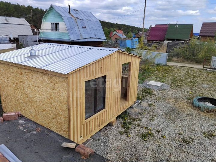Дача 20 м² на участке 4,2 сот.