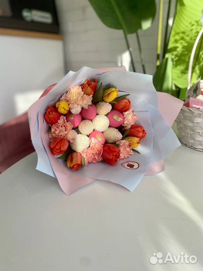 Клубничный букет