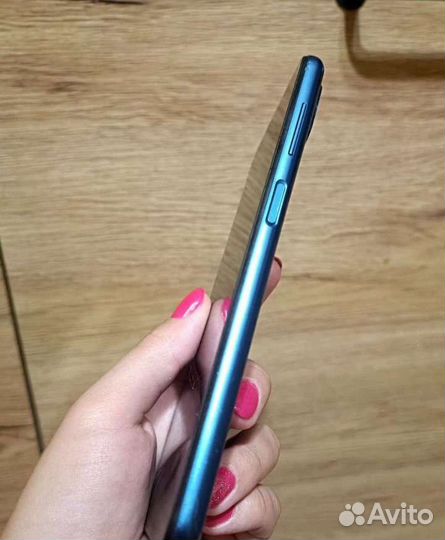 Мобильный телефон