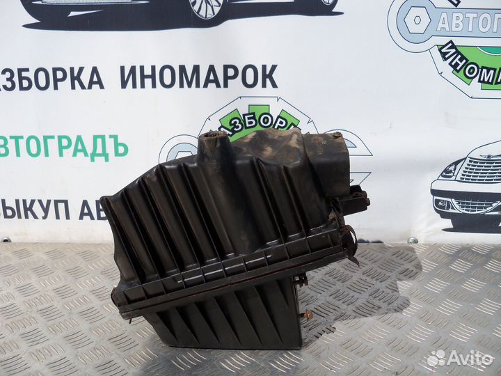 Корпус воздушного фильтра Nissan Maxima A32 VQ30