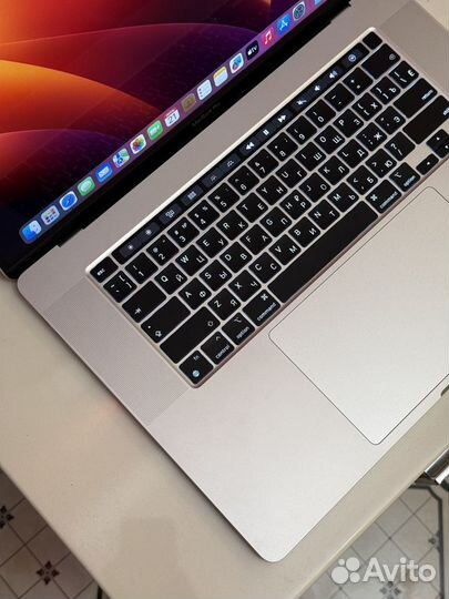 RU, 2020, MacBook Pro 16 6CPU i7, 16GB и 512GB