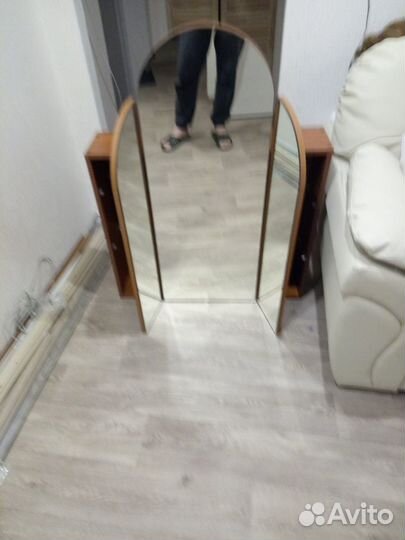 Зеркало трехстворчетое настольное (трюмо)