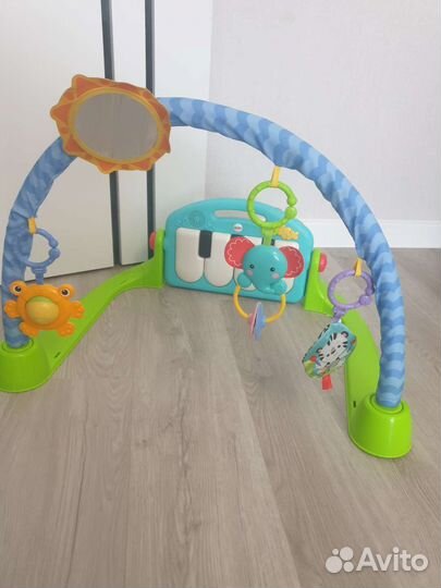 Развивающий коврик fisher price с пианино