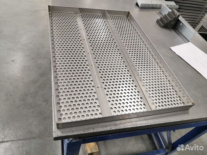 Изготавливаем тележки, противни, столы из металла