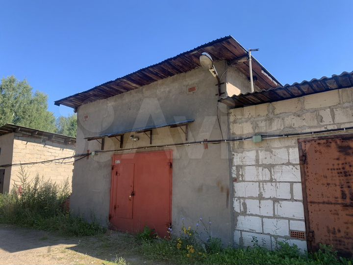 Гараж, > 30 м²
