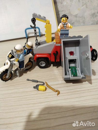 Lego City 60137. Побег на буксировщике