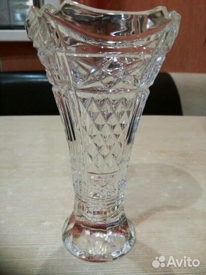 Хрустальная ваза