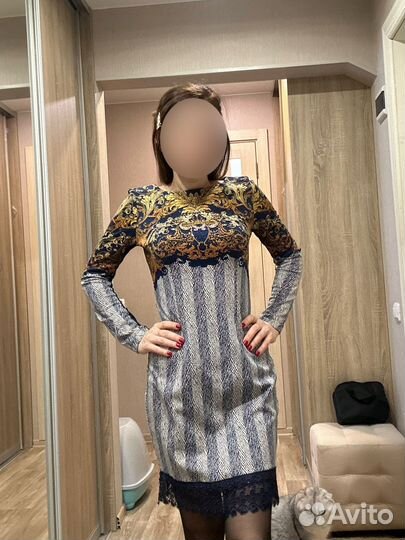 Нарядное платье со стразами