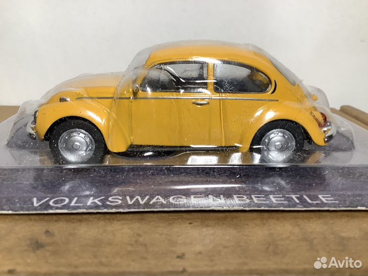 Модель автомобиля Volkswagen Beetle 1:43 деа