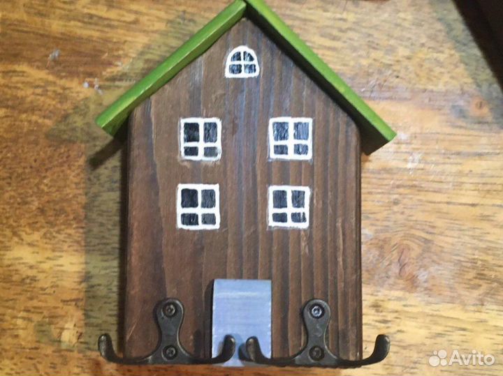 Вешалка домик