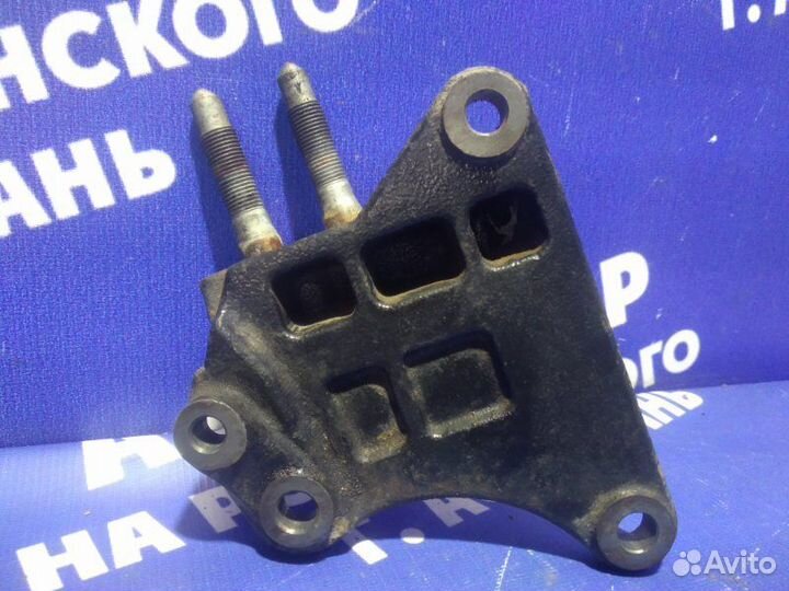 Кронштейн опоры двигателя Kia Cerato Koup купе