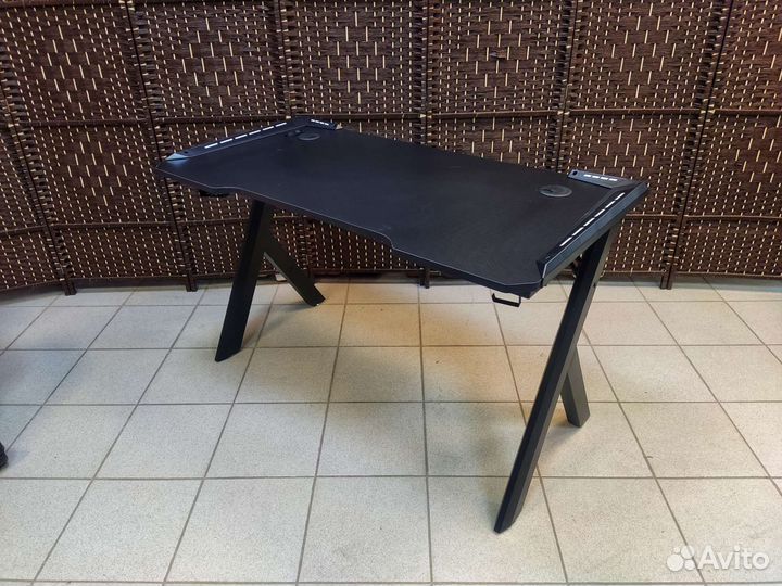 Компьютерный стол / комплект