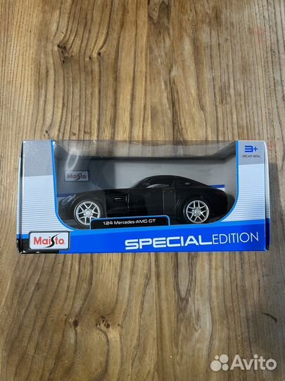 Машина Maisto 1:24 Mercedes-AMG GT Black