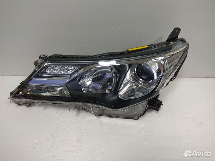 Блок фара левая Toyota Rav 4 8117042542