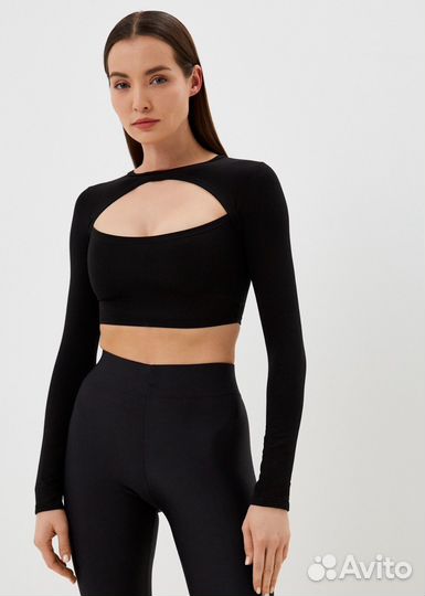 Кроп топ out of reach