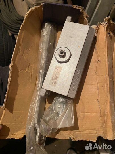 Доводчики дверей