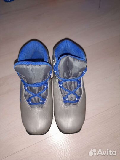 Лыжные ботинки детские 28 размер