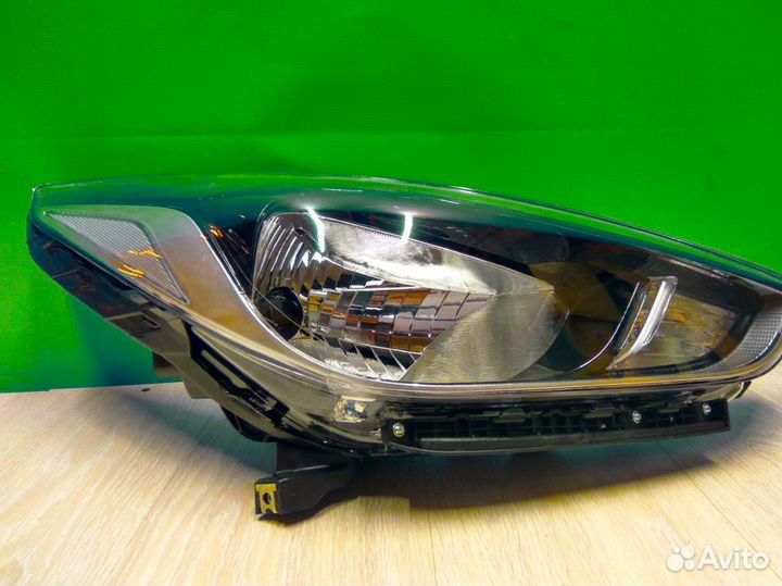 Фара правая Hyundai Solaris 2017