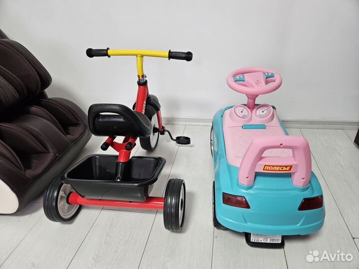 Трехколесный велосипед каталка автомобиль