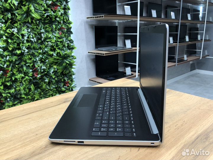 15.6 FHD HP/Ryzen 3/AMD Vega/8Gb/SSD256