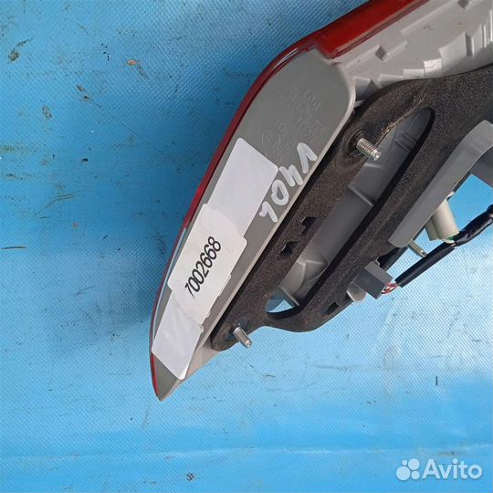 Фонарь задний внутренний левый Toyota Camry V40