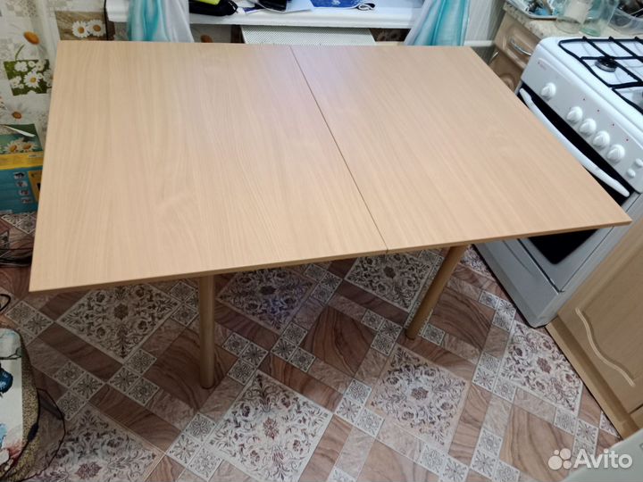 Кухонный стол