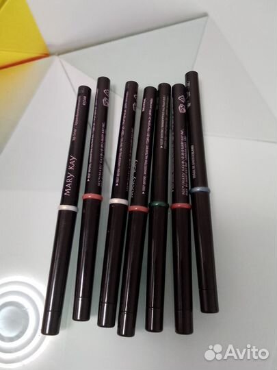 Карандаши Мери кей