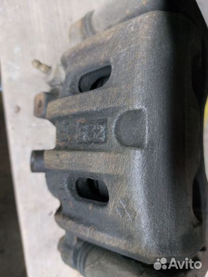 Супорта mitsubishi pajero/montero sport 1