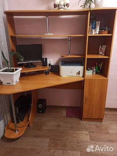 Компьютерный стол