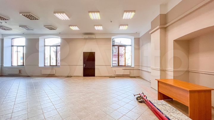 Аренда офиса 115м. Потолк 4м